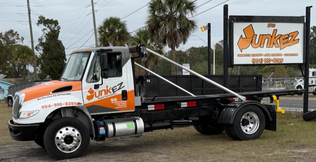 Roll-off dumpster rental for a cleanout project in Jacksonville, Florida